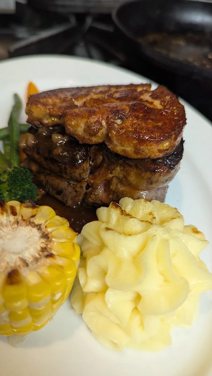 Filet Mignon de Bœuf Et Foie Gras Poêlé