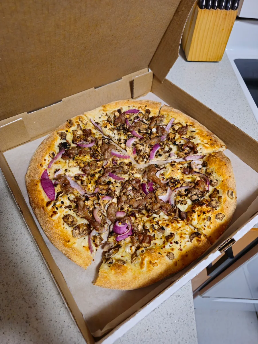 Vegan Cheese Bulgogi Pizza