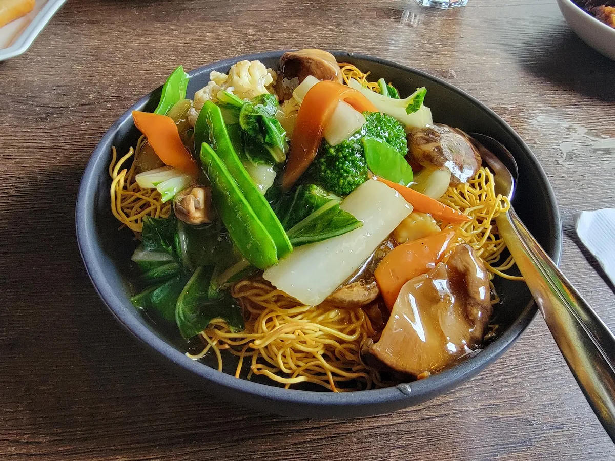 Cantonese Vegetable Fried Noodles