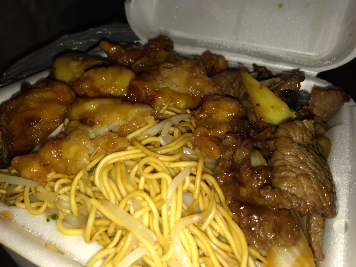 Lemon Chicken Pepper Steak and Stir Fried Vegetables on Plain Fried Noodles