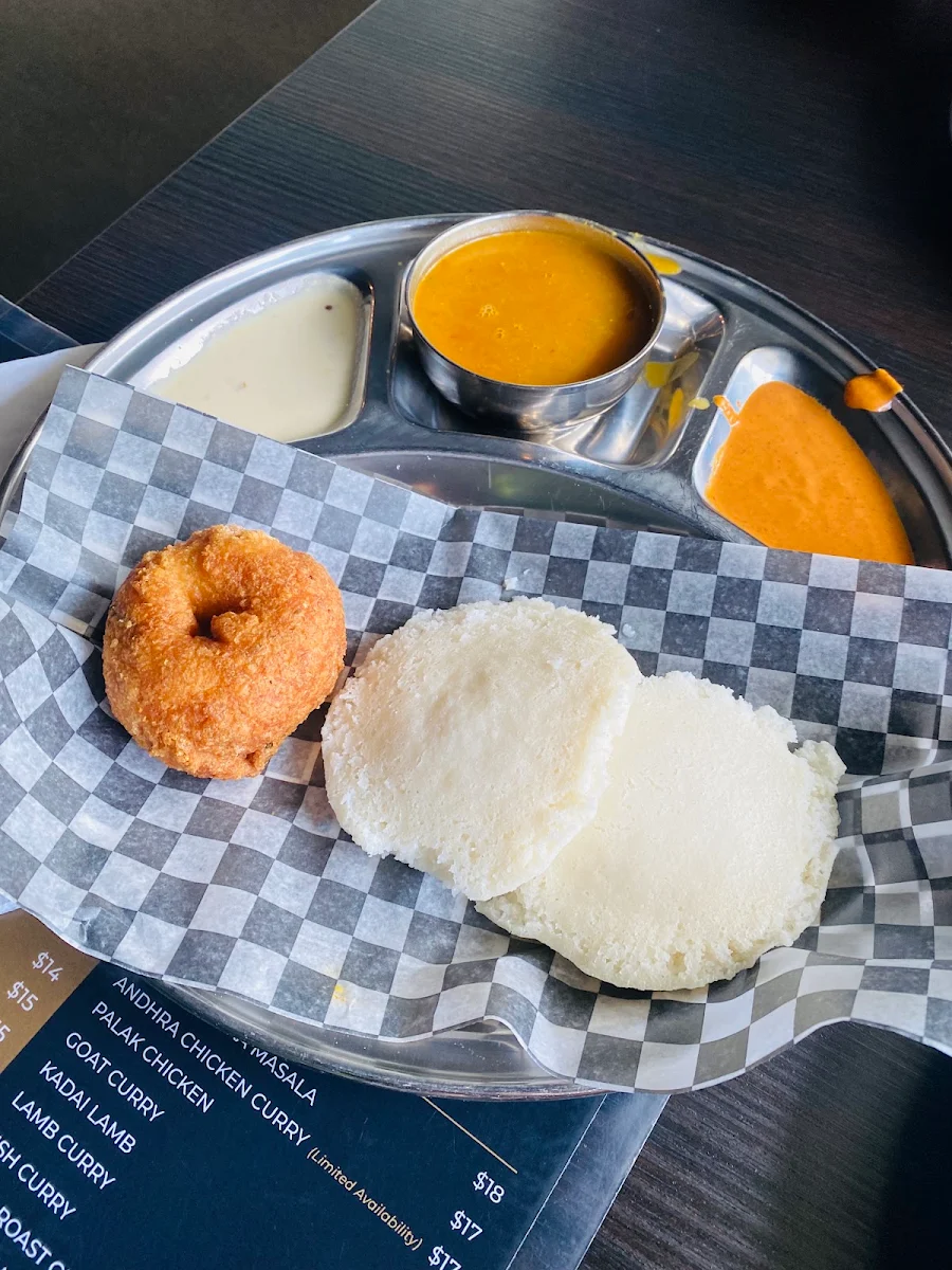 Idly Vada Combo 2 Idly 1 Vada