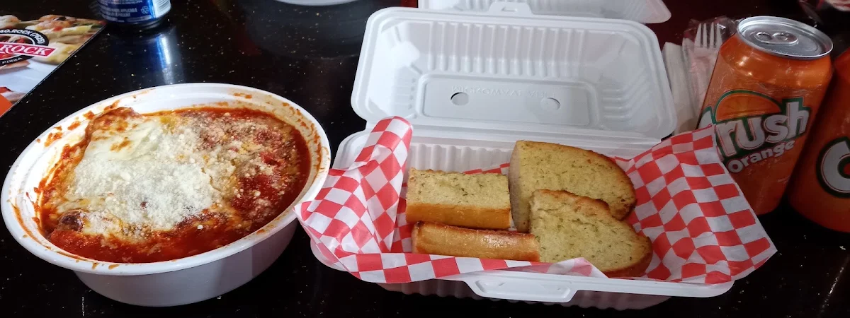Beef Lasagna & Garlic Bread