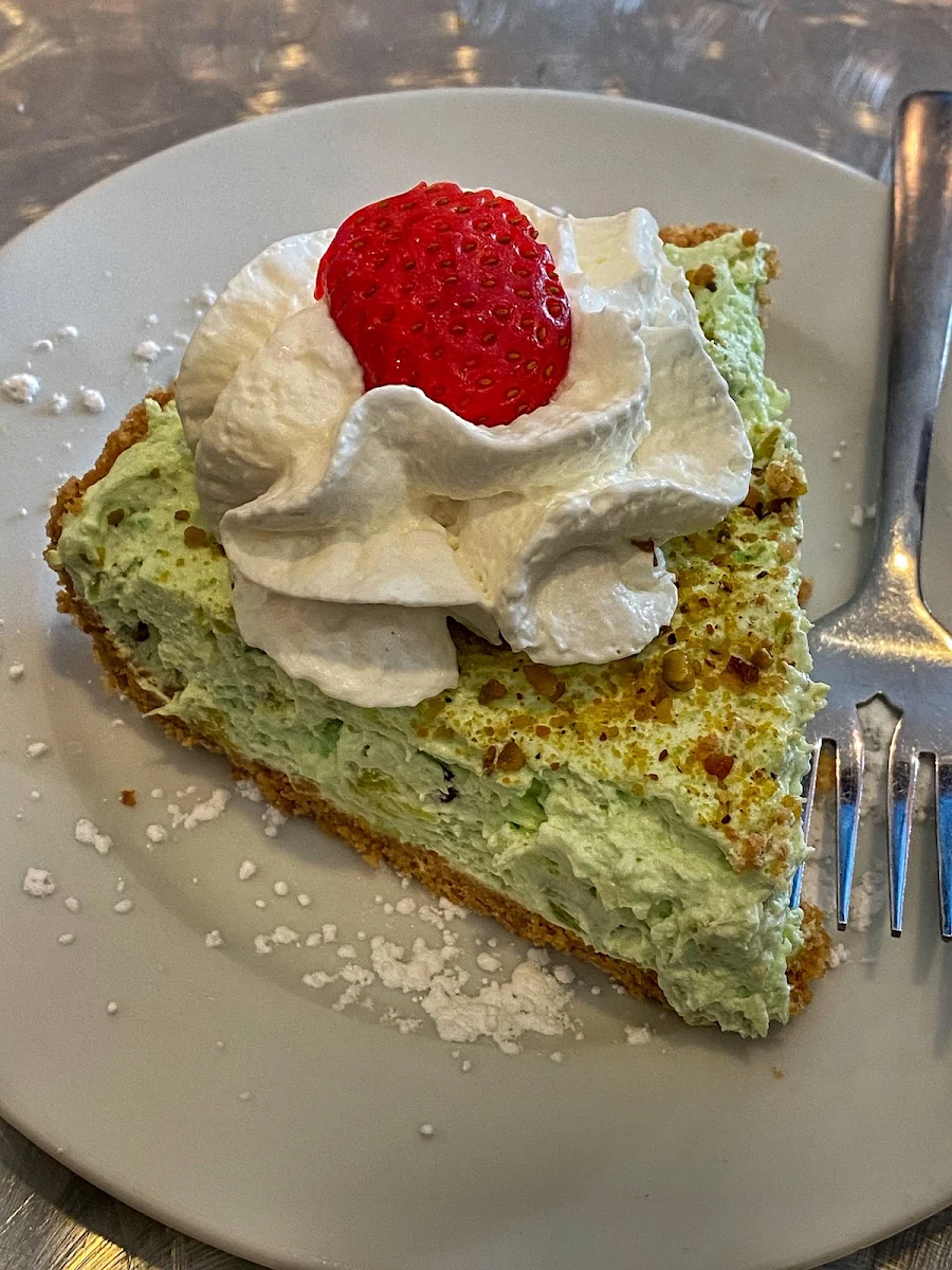 Pistachio Pineapple Cream Pie