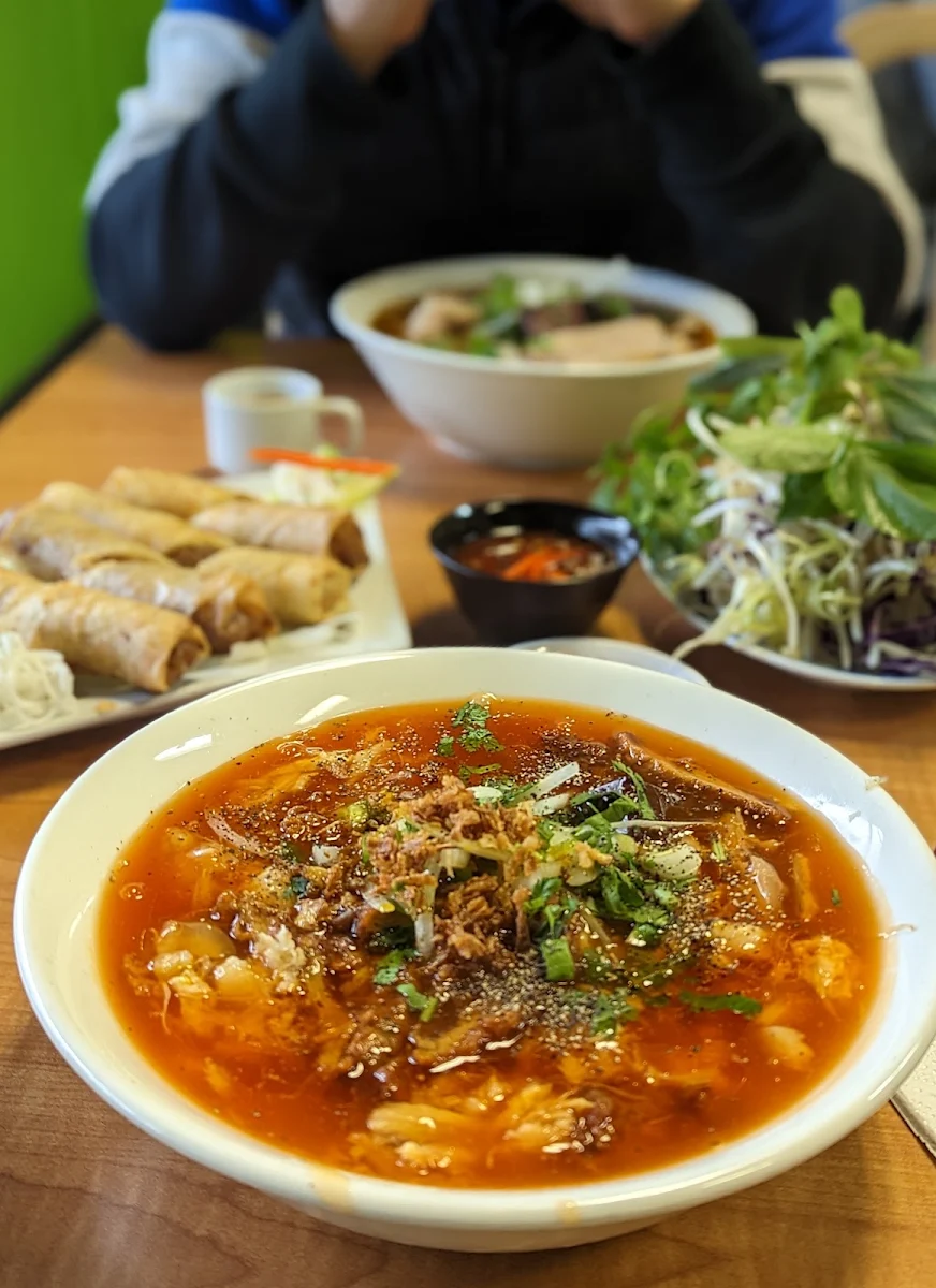 26 Crab Meat with Tapioca Noodle Soup