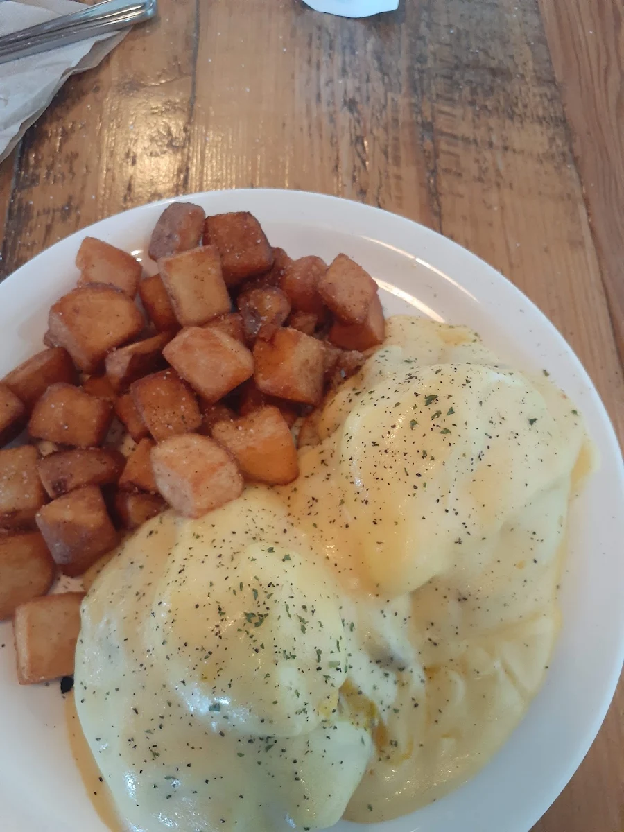 Oeufs Bénédictine Saumon Et Pommes