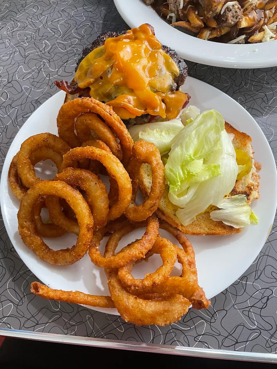 Bacon Cheddar Burger w Onion Rings