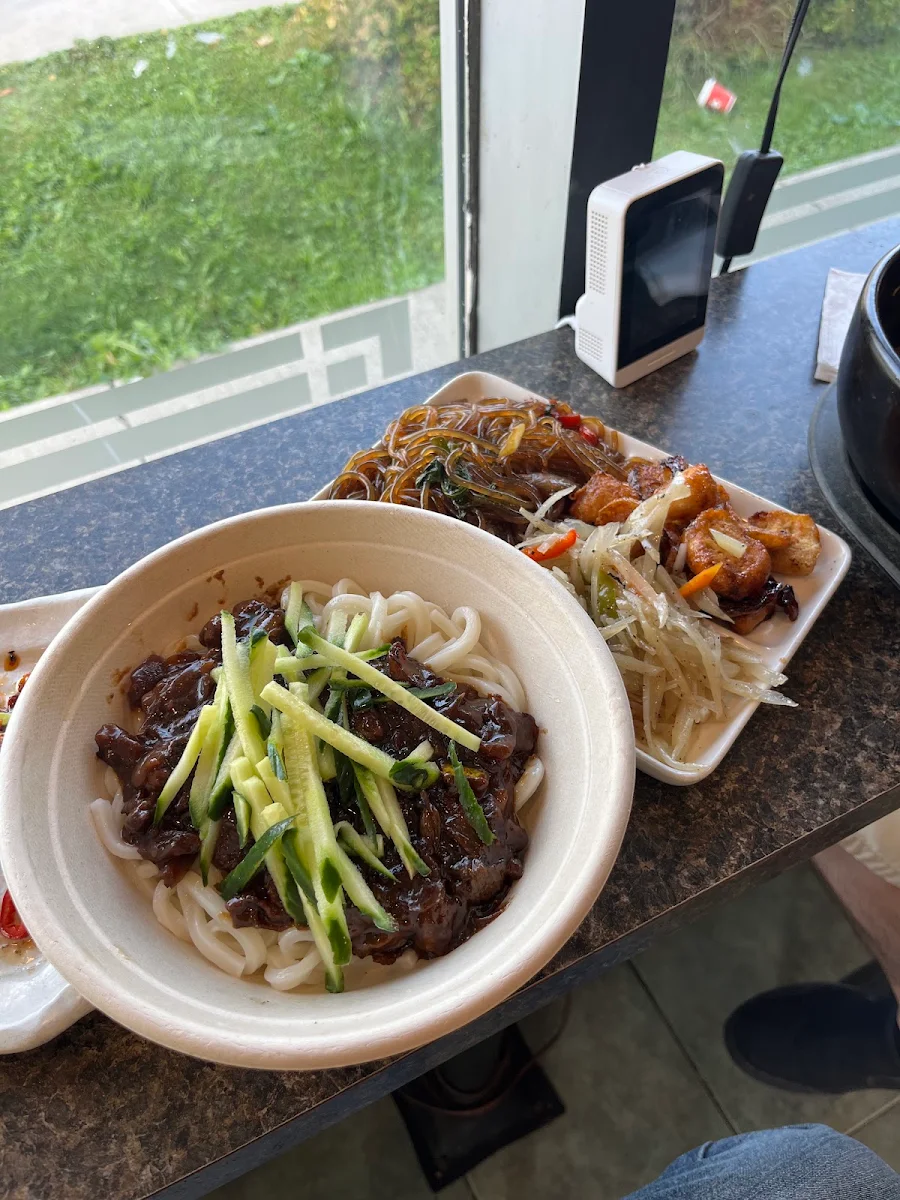Bibimbap Jajang U Dong Noodle