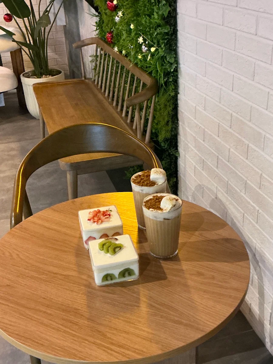 Cake, PIKNIC CAFE (In BRIO)