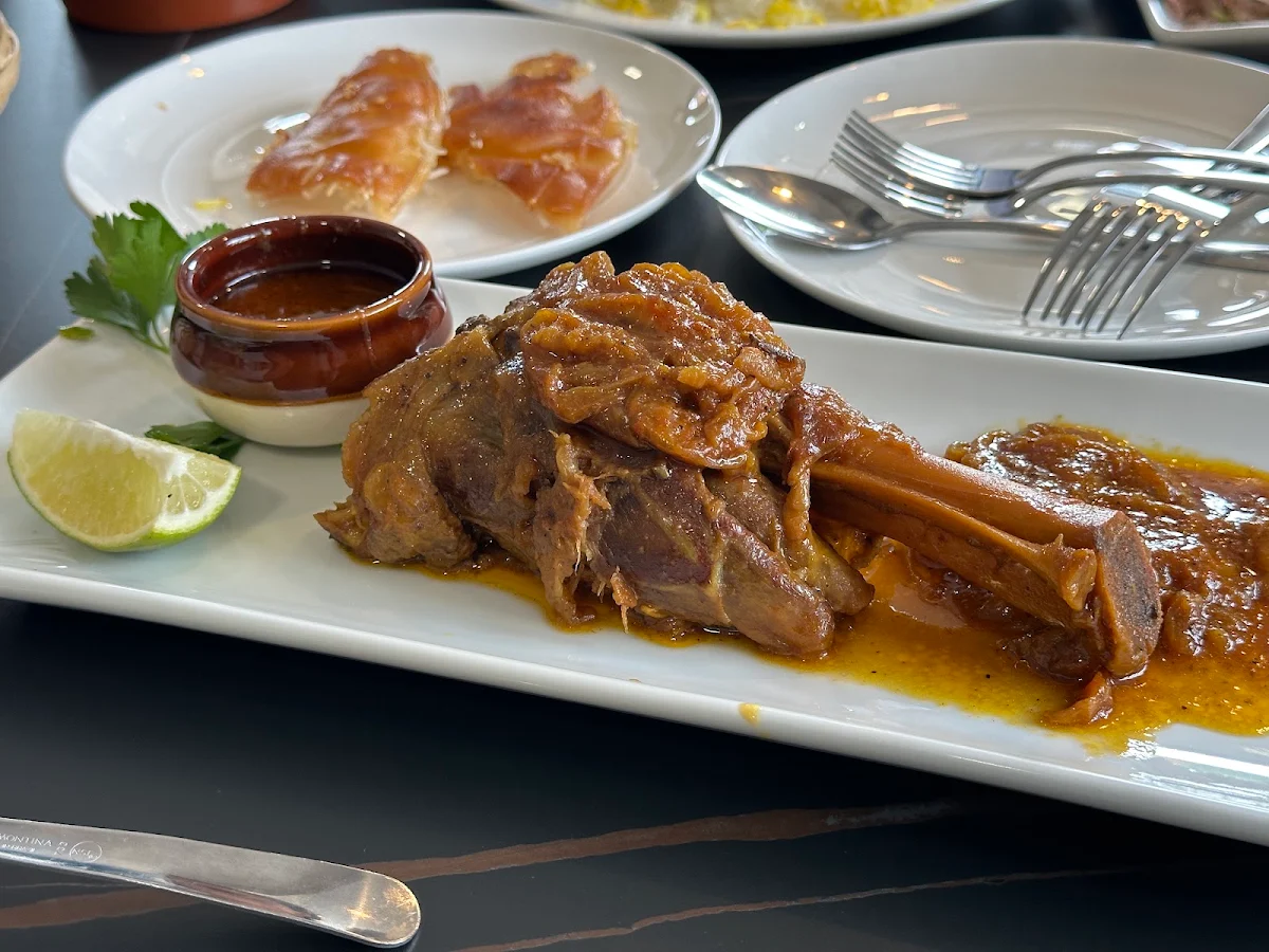 Lamb Shank Mahicheh