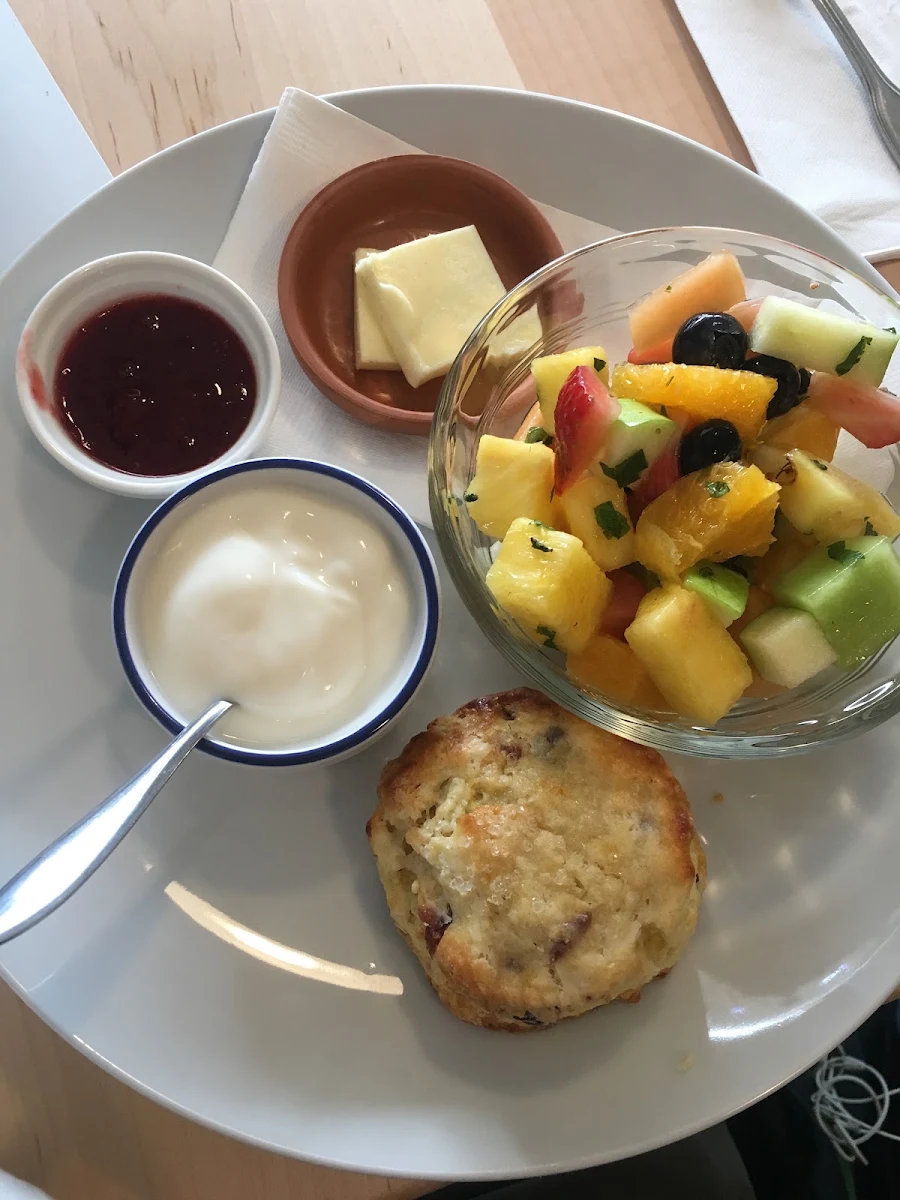 Fresh Fruit Yogurt & Scone