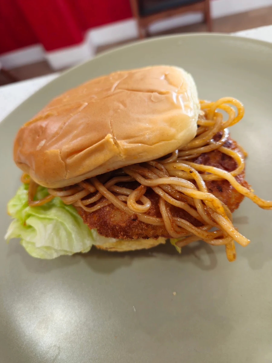 Aloo Tikki Burger with Noodles