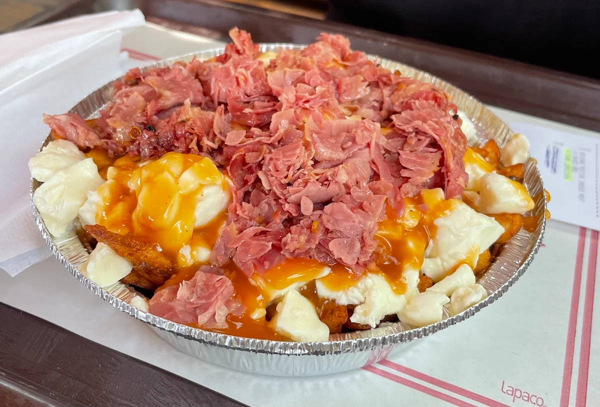 Moyenne Poutine Smoke Meat