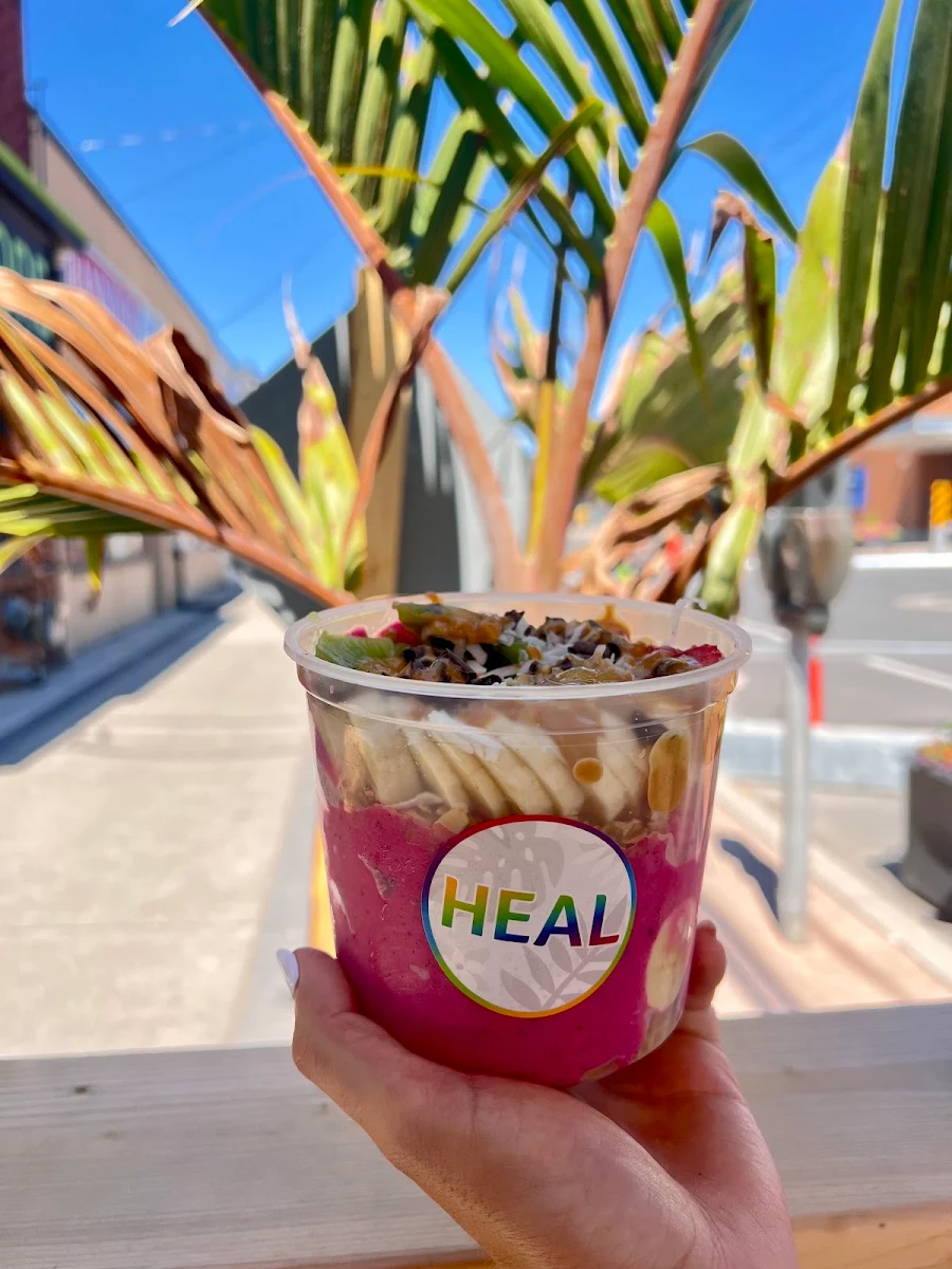 Dragon Fruit Smoothie Bowl
