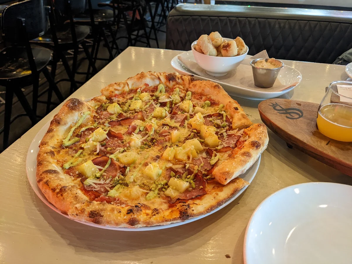 Hawaiian Pizza