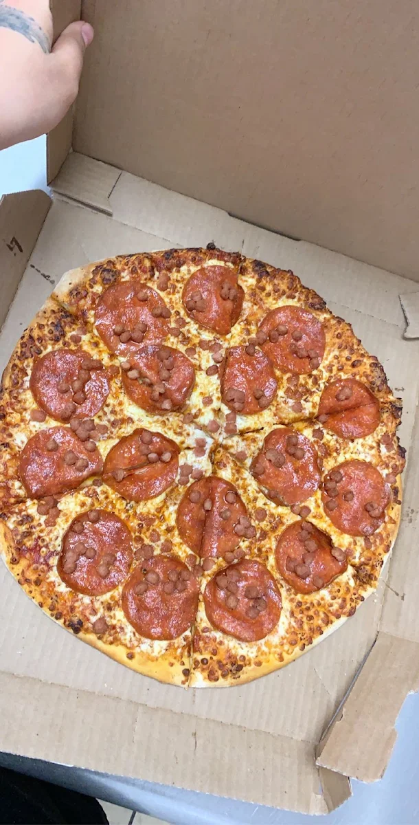 Large Pizza with Brooklyn Pepperoni and Banana Peppers
