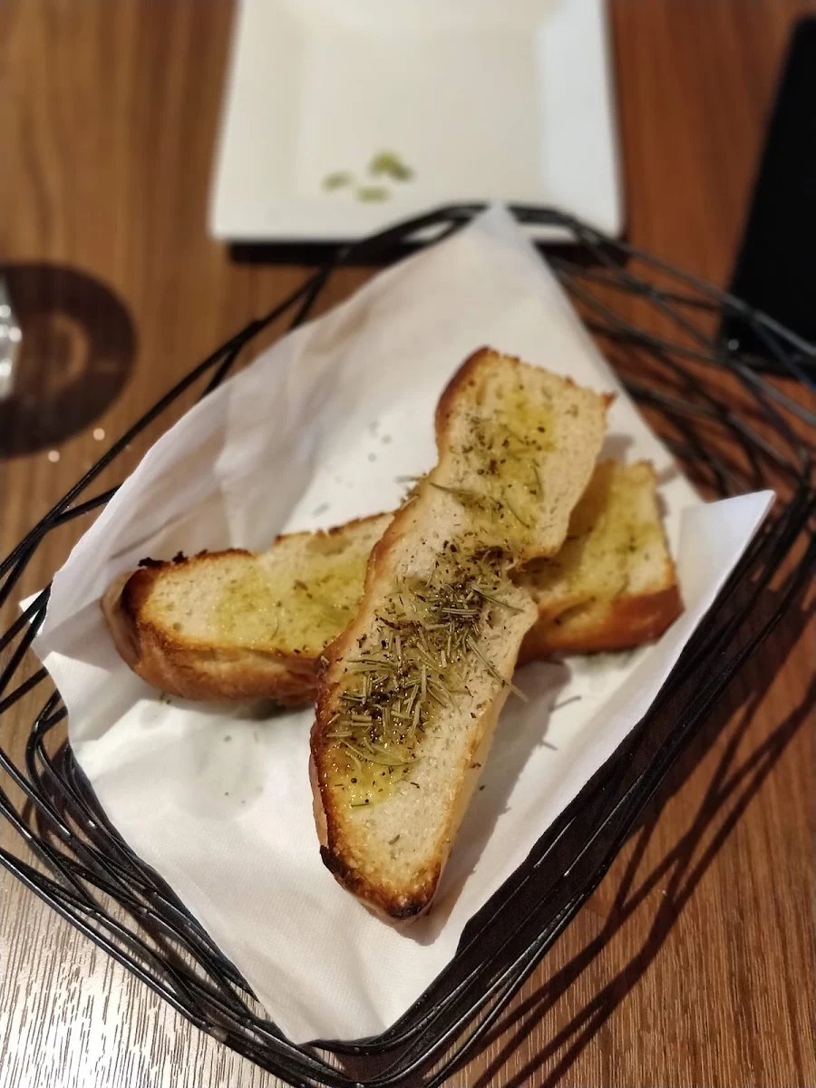 Complement Bread Basket
