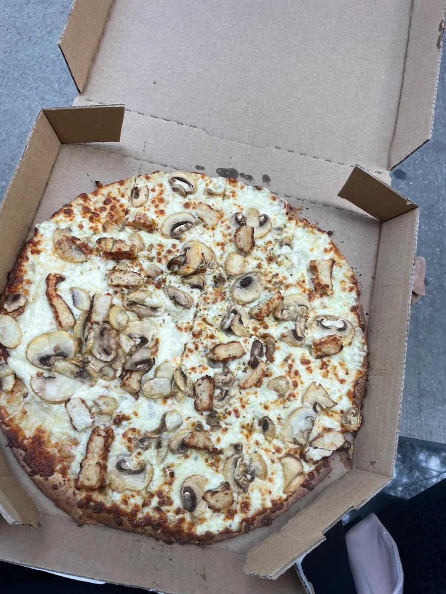 Chicken Alfredo Pizza