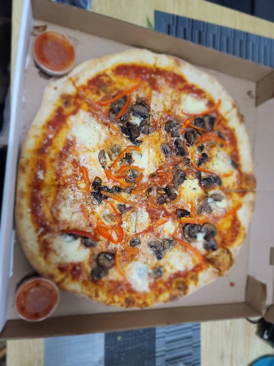 Veggie Deluxe Pizza