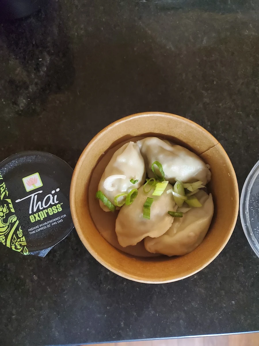 Steamed Chicken Dumplings 4 pcs