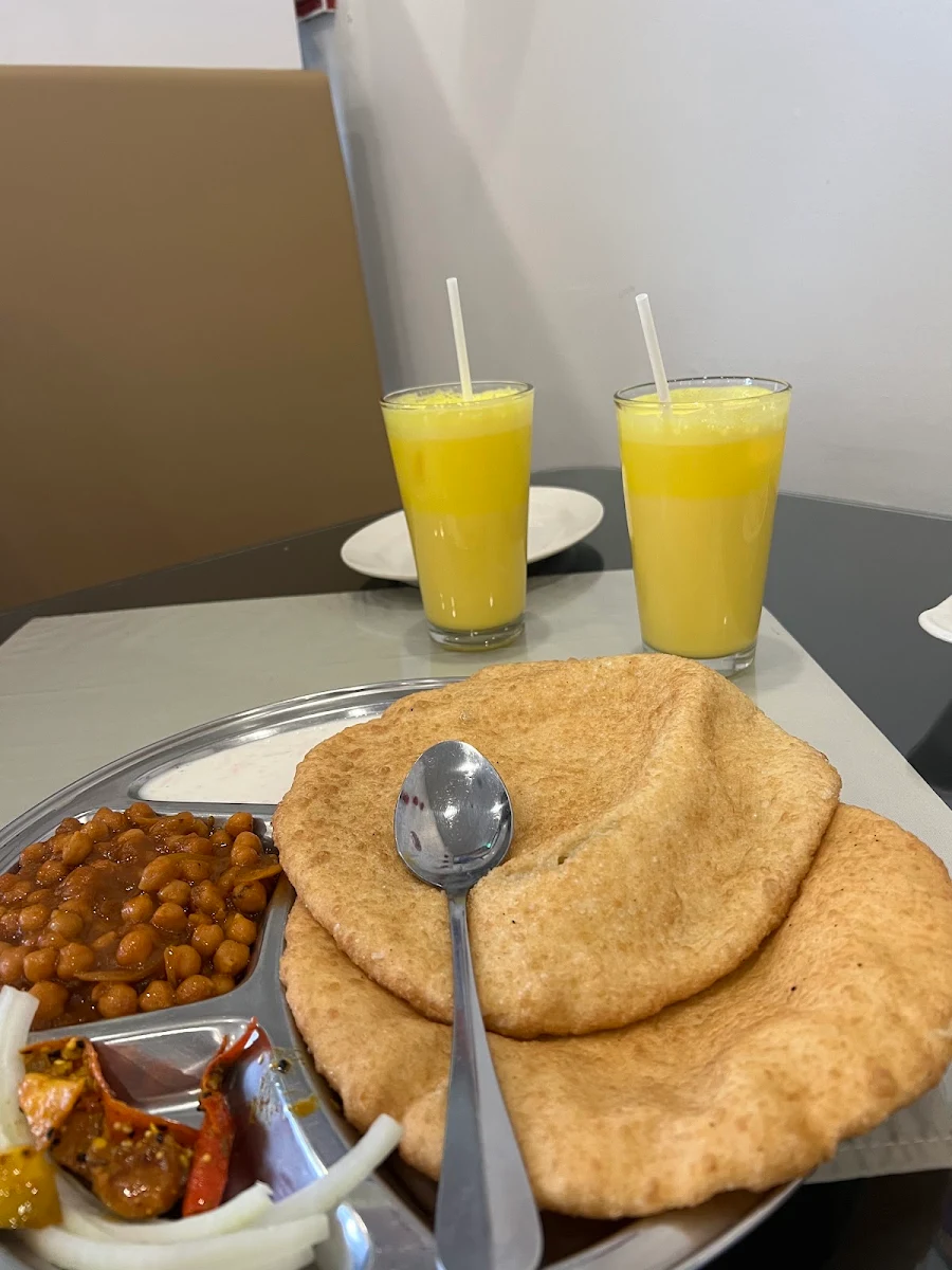 Paharganj Ka Chole Bhatura