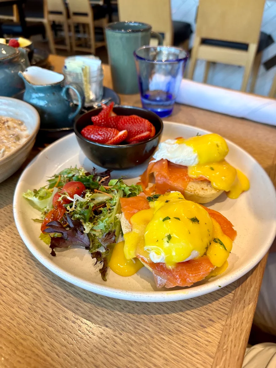 Salmon Smoked Eggs Benedict