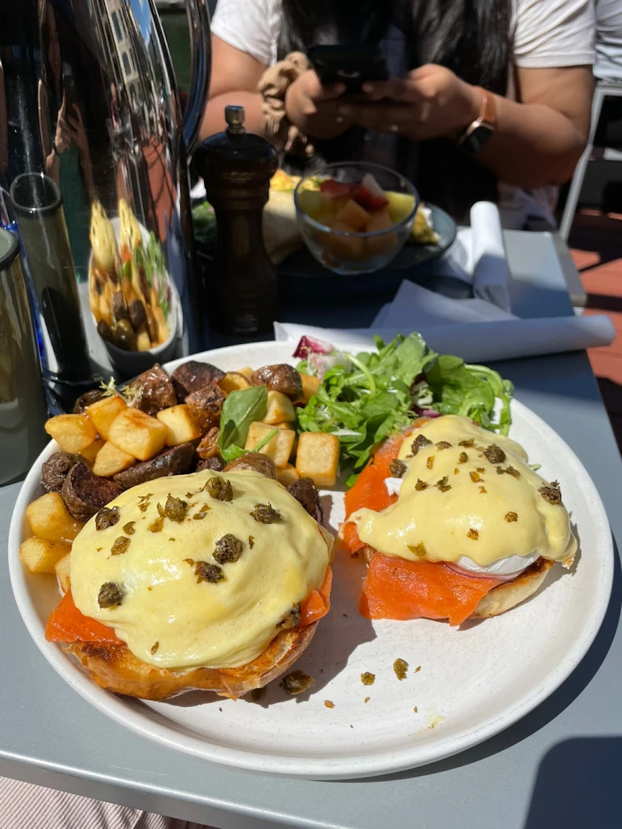 Smoked Salmon Benedict