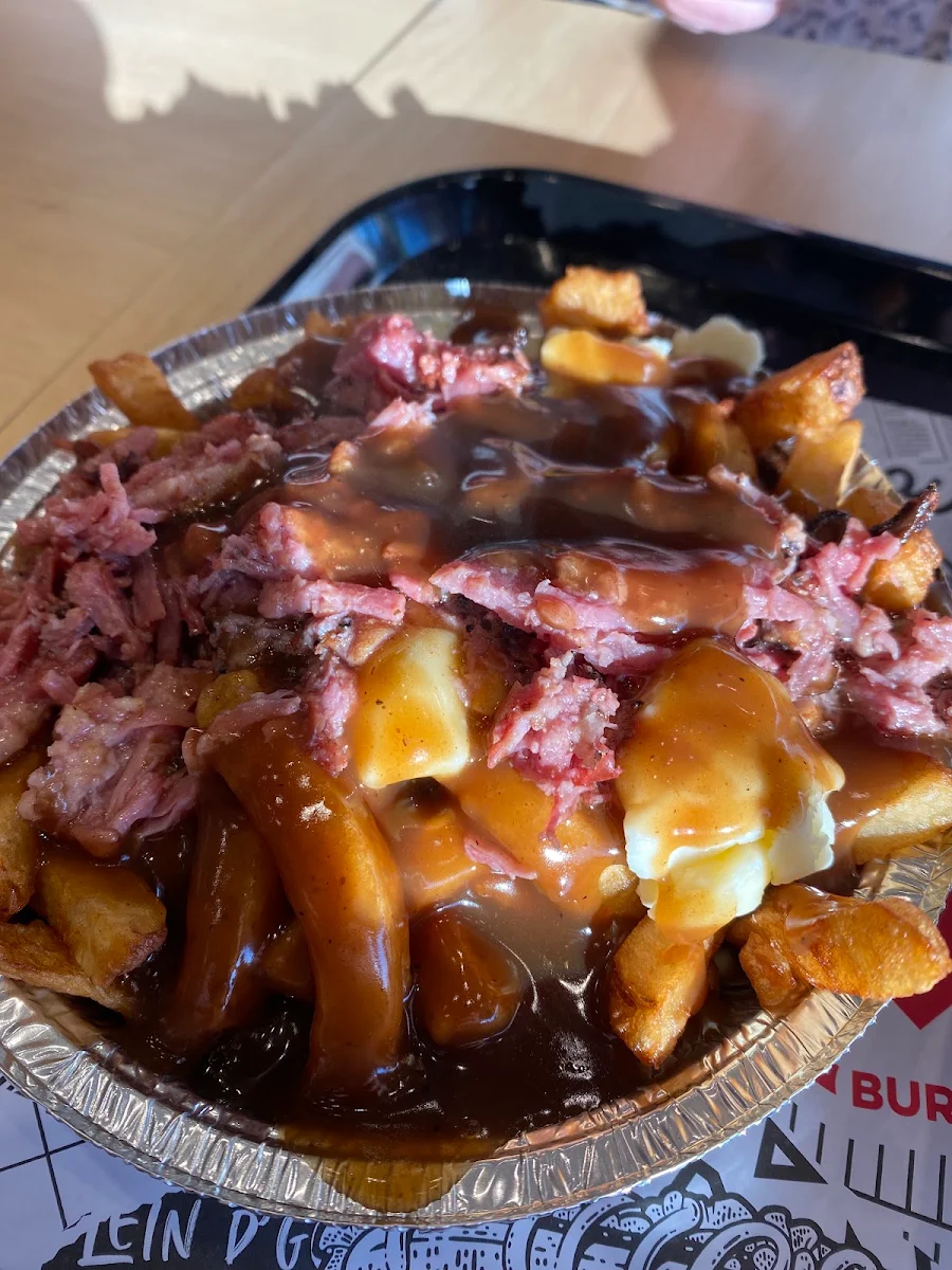 Poutine À la Viande Fumée Smoked Meat Poutine