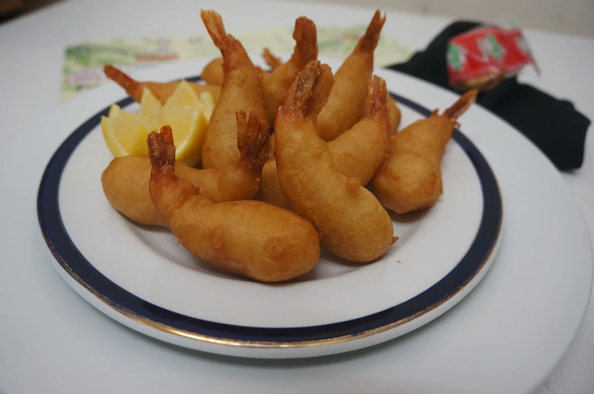 Breaded Shrimp with Lemon Wedge