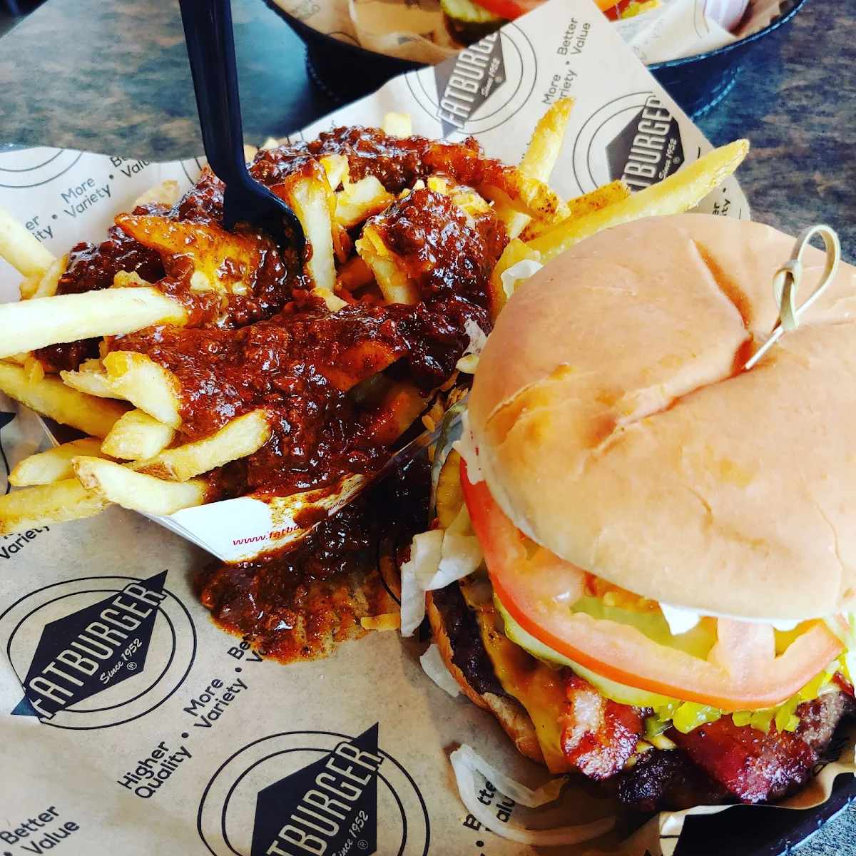 Chilli Cheese Fries Bacon Cheeseburger