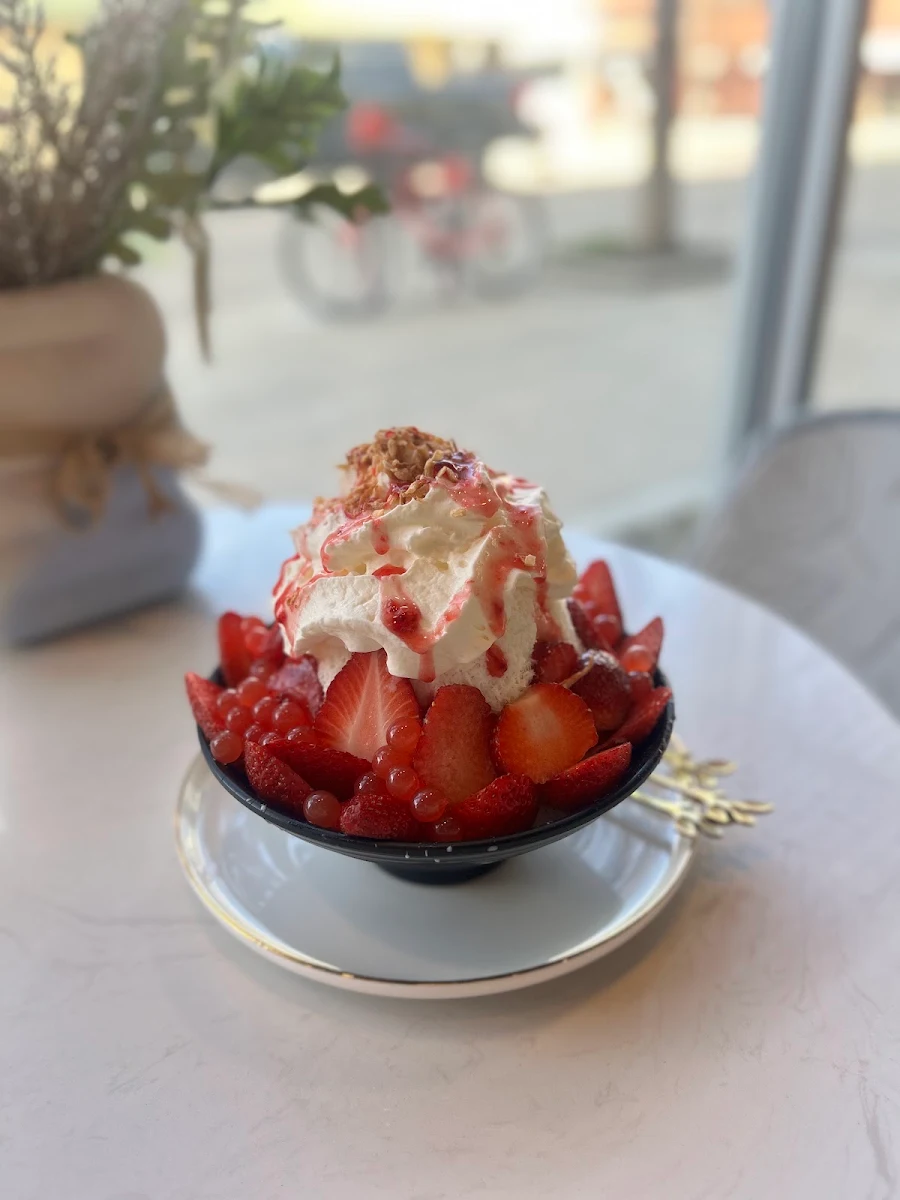 Strawberry Milk Bingsu