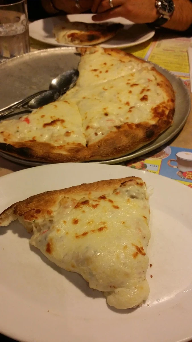 White Sauce Seafood Pizza