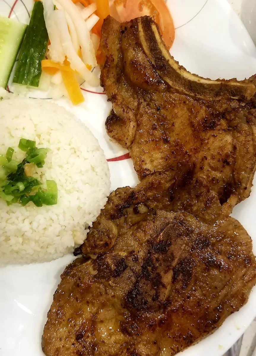 Grilled Pork Chop with Steamed Rice