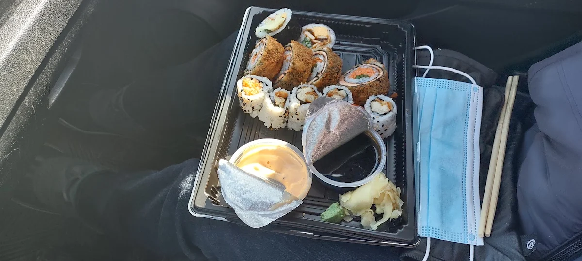 Maki Frit Œil Du Dragon Maki Calmar Et Hosomaki Poulet Au Miel