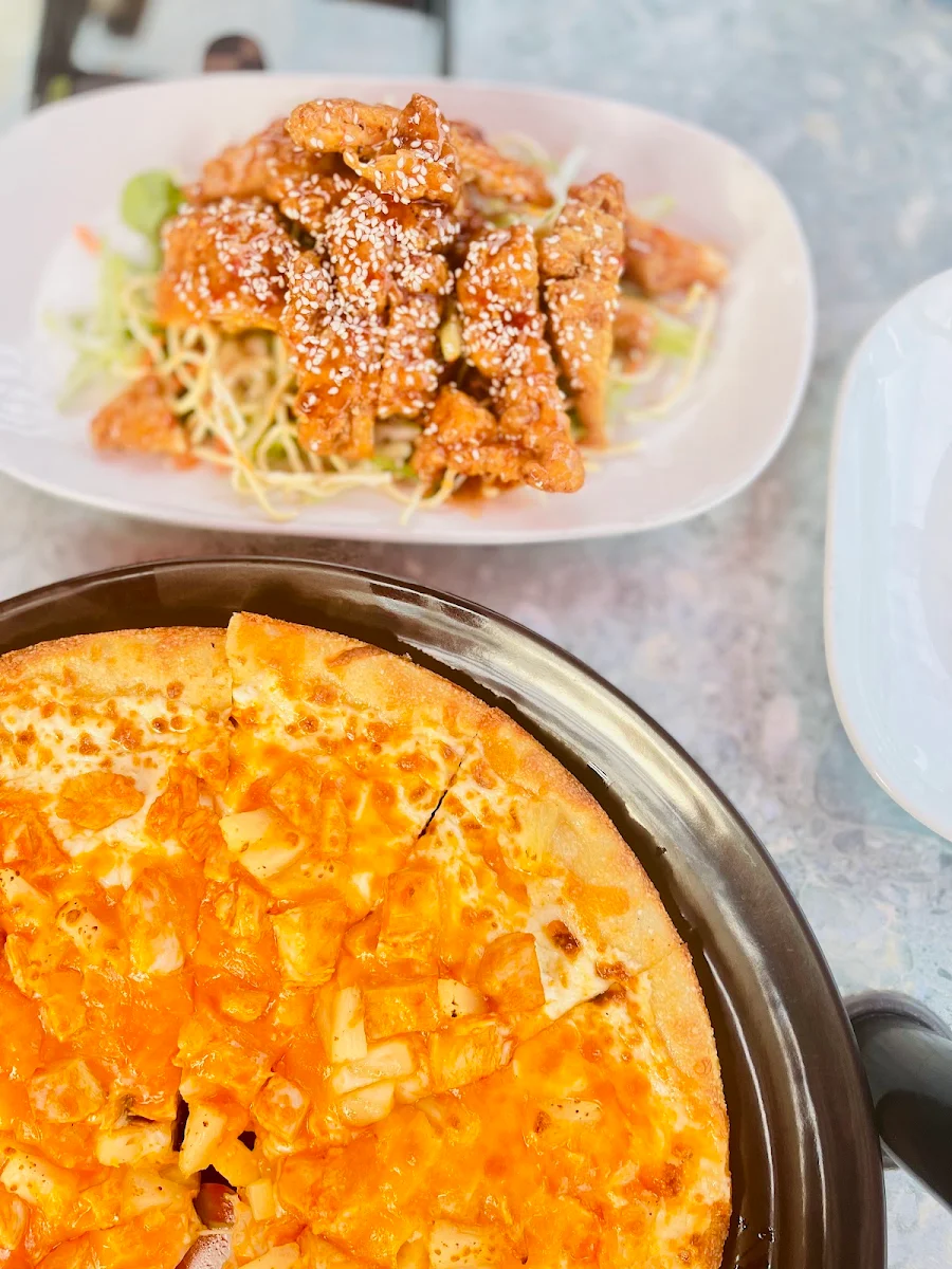 Tropical Chicken Pizza