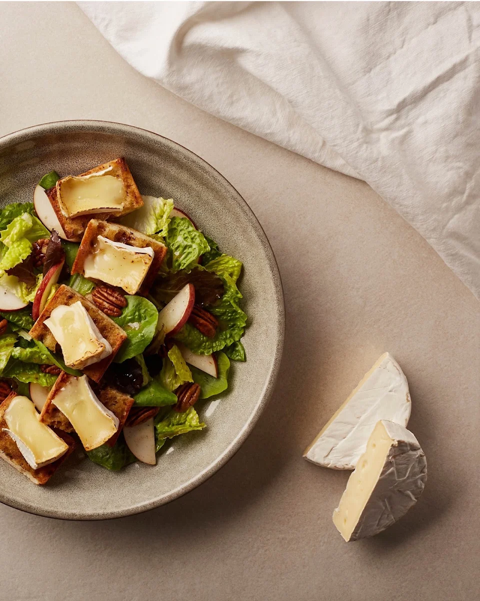 Salade Tiède À la Pomme Et Au Camembert Végétarien Warm Apple And Camembert Salad Vegetarian