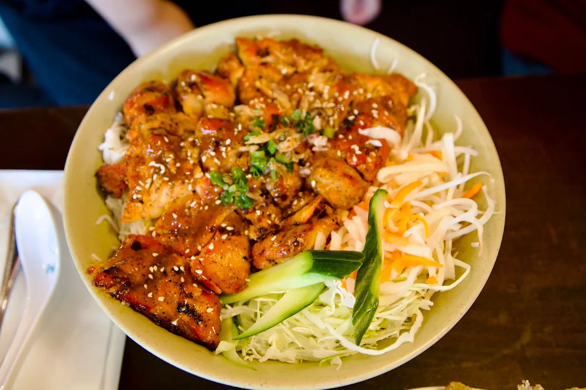 72 Grilled Lemongrass Chicken Vermicelli Bowl