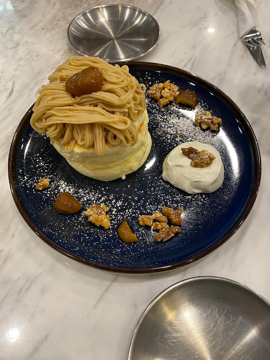 Winter Special Mont Blanc Soufflé Pancake