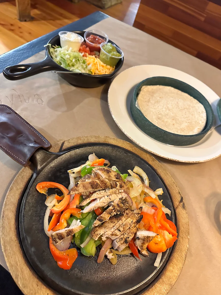 Fajitas, Montana’s BBQ & Bar