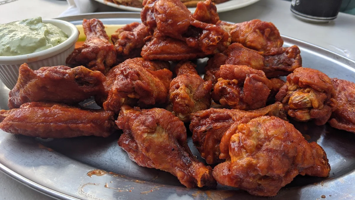 Chicken Wings, Sneaky Dee's