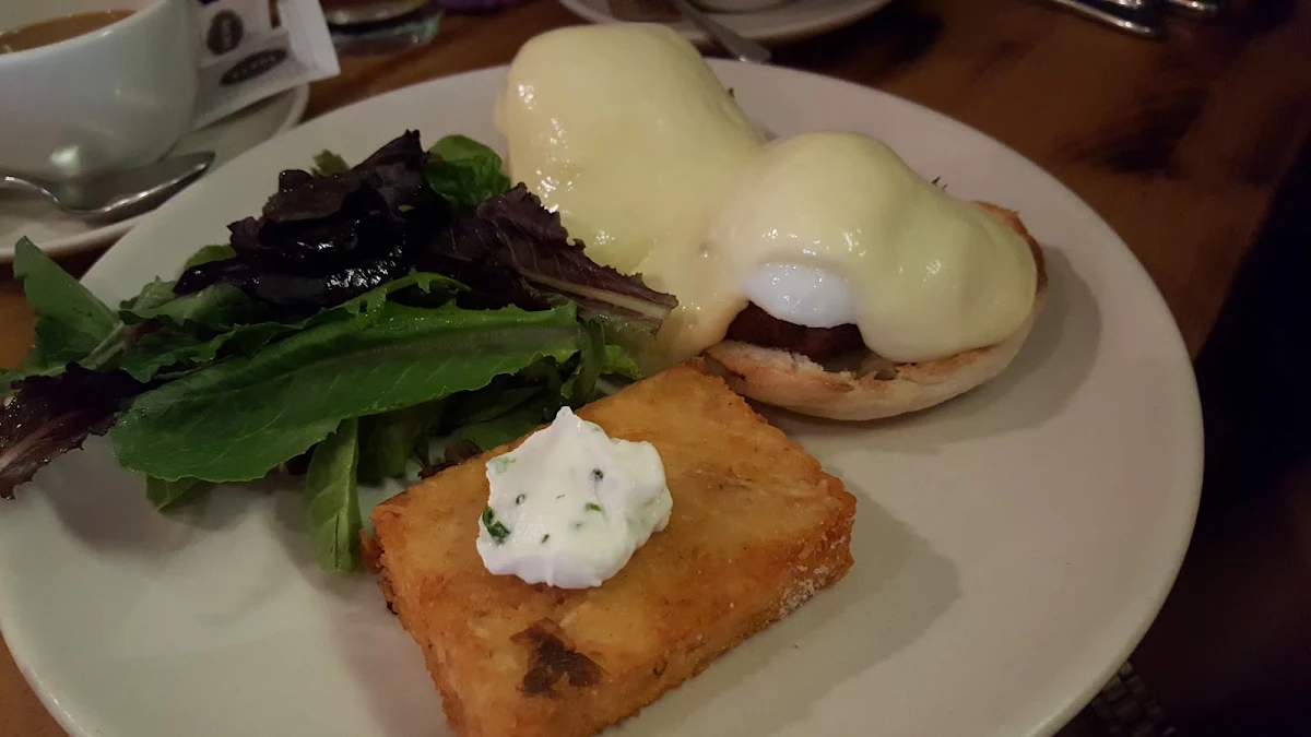 Eggs Benedict, Fable Kitchen
