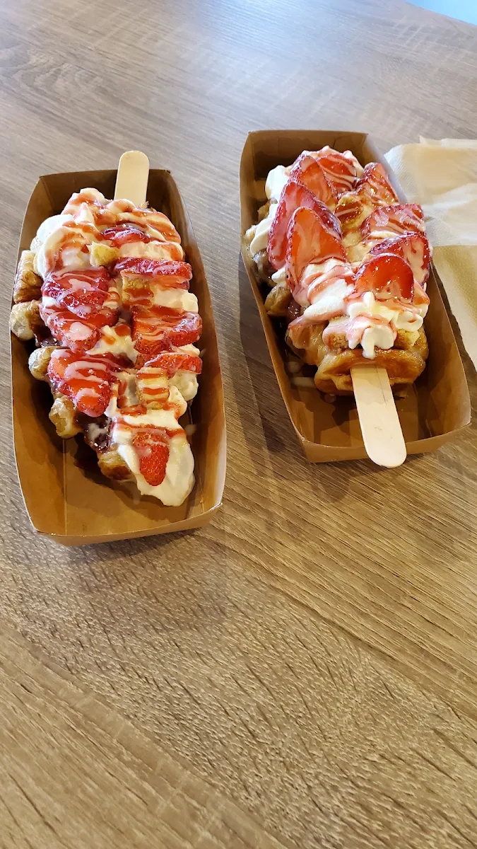 Strawberry Cream Cheese Croffle