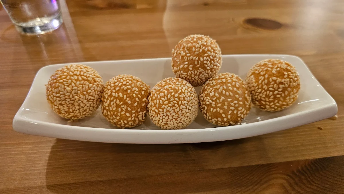 Boulette De Sesame Deep Fried Sesame Ball