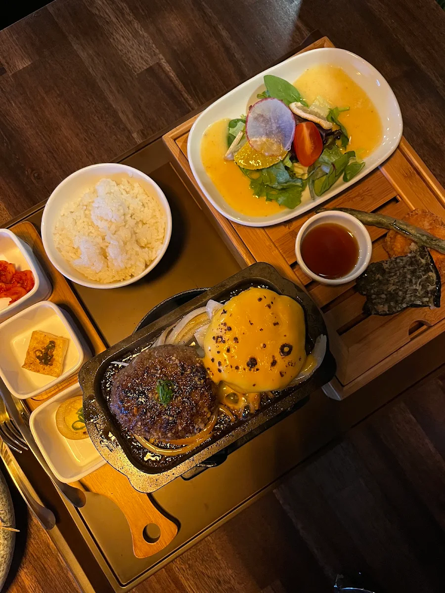 Highlights, bul Dining Room & Bar