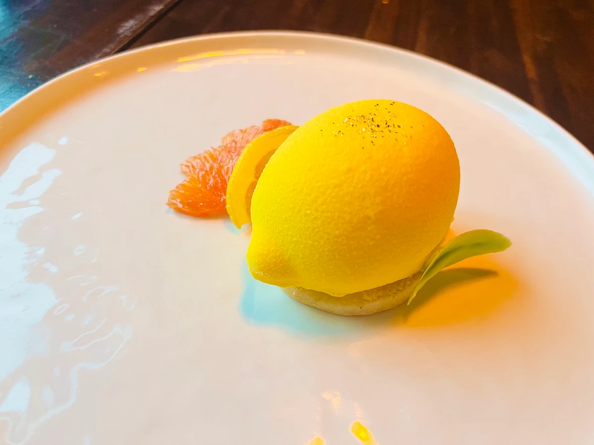 Lemon, bul Dining Room & Bar