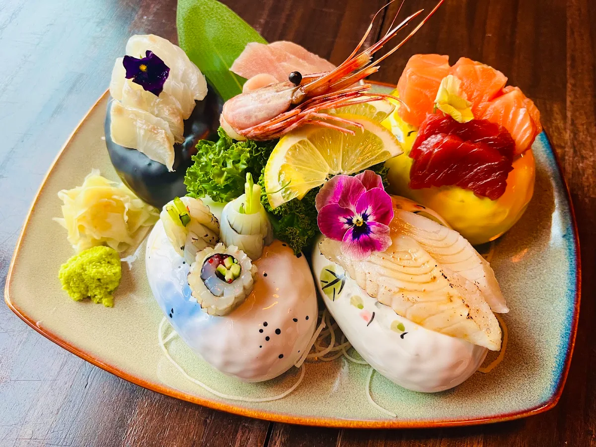 Sashimi, bul Dining Room & Bar