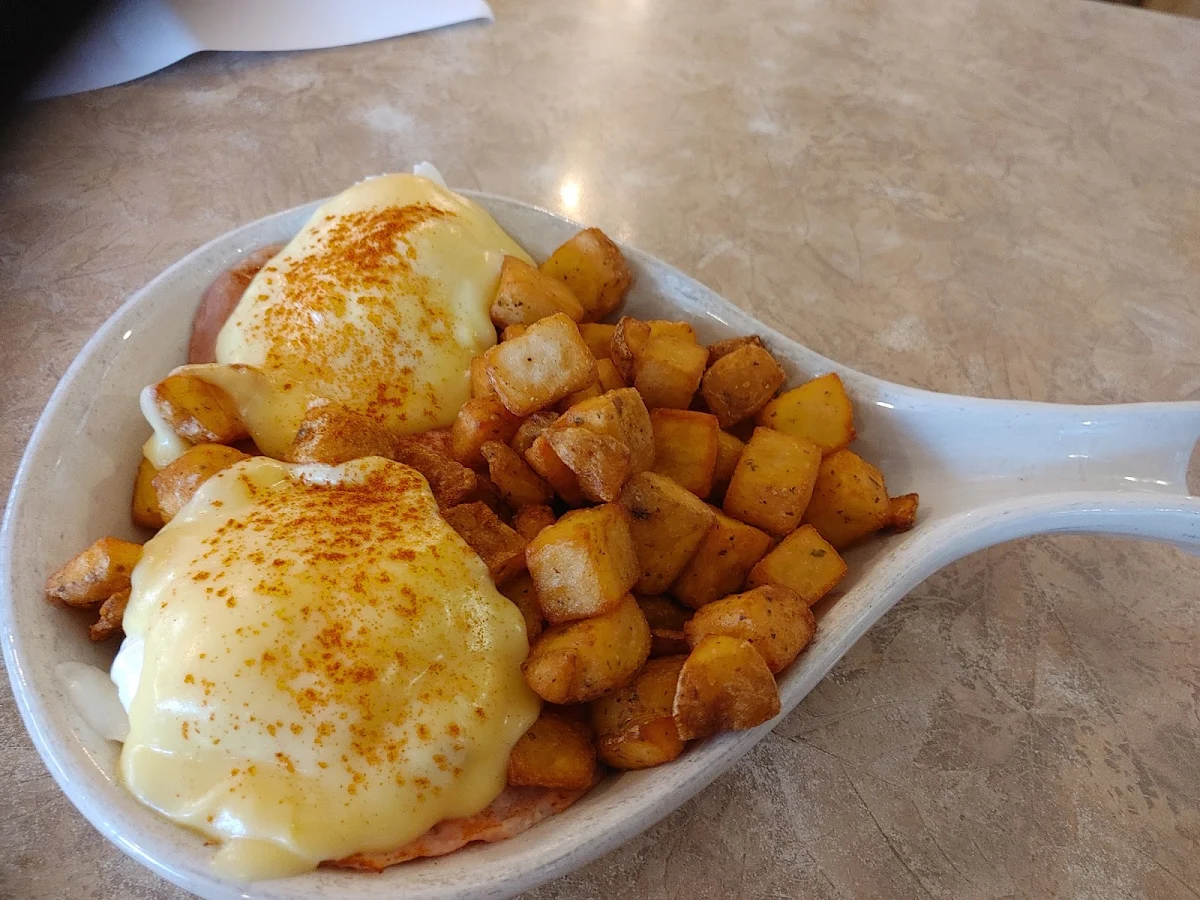 Country Benedict