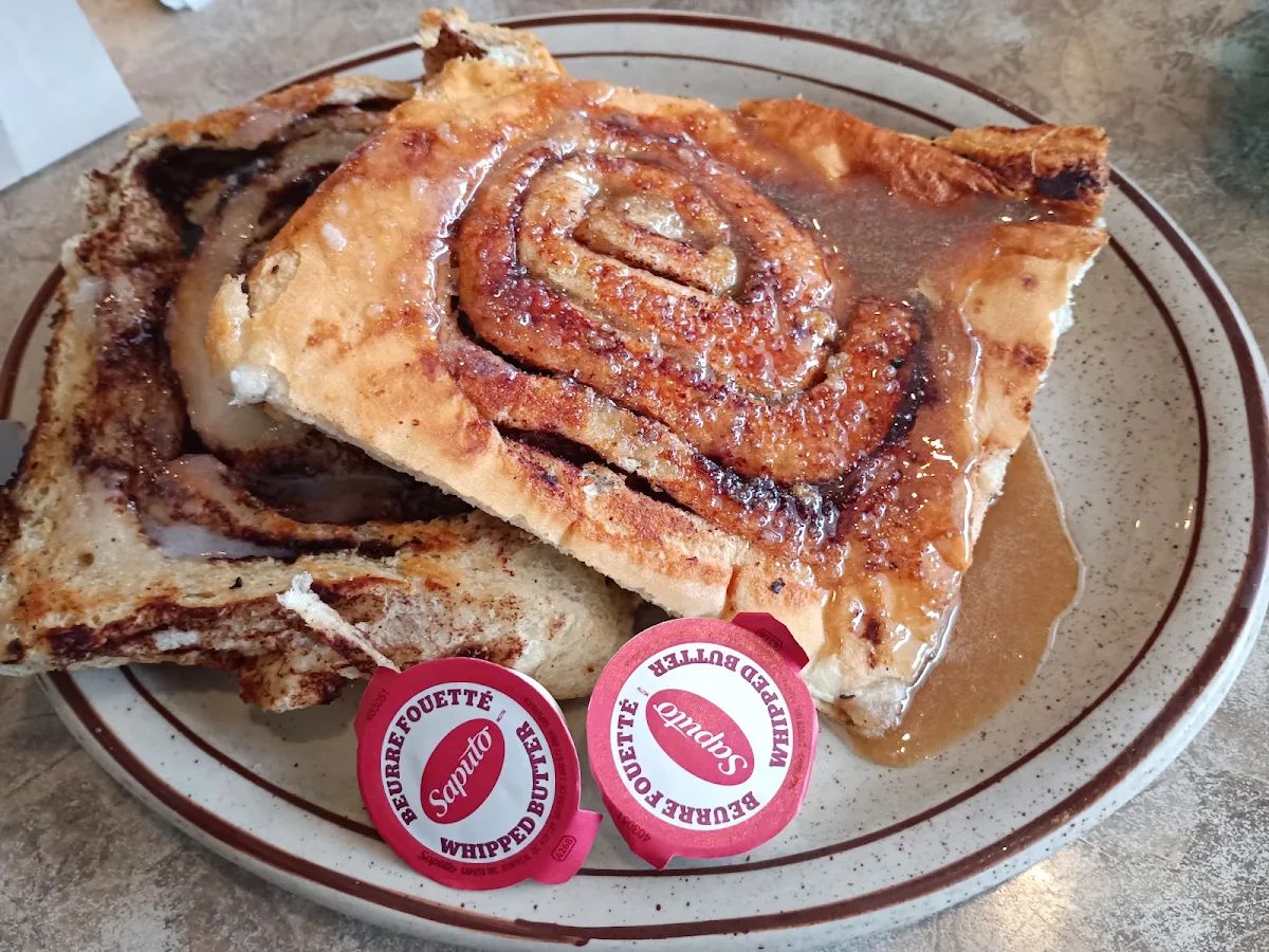 Giant Cinnamon Bun