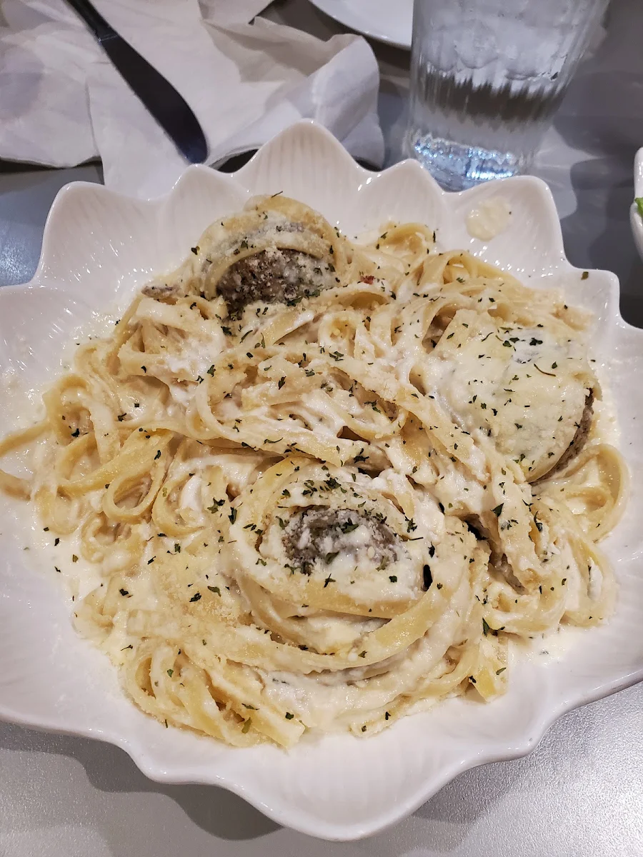 Fettuccine Alfredo