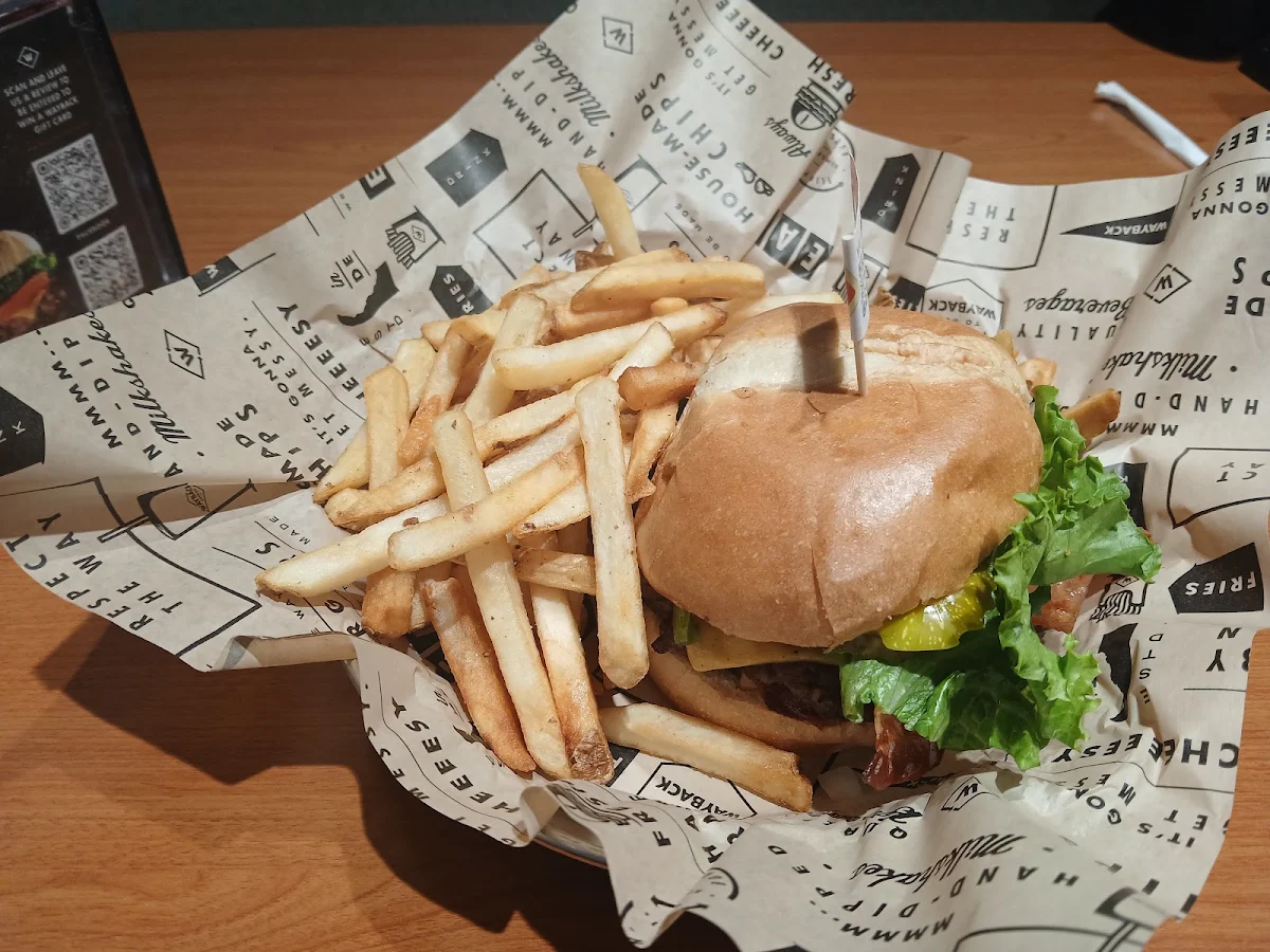 Kids Cheeseburger with Fresh Cut Fries