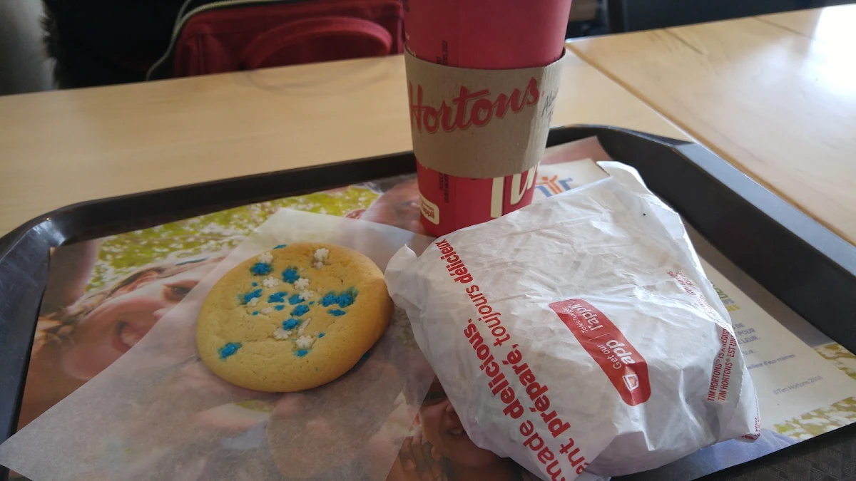 blt Sandwich w Tea and Cookie